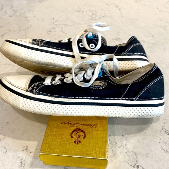 Crocs black and white shoes - Picture 4 of 10